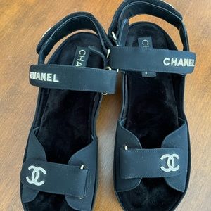 Gently used Chanel sandals size 41